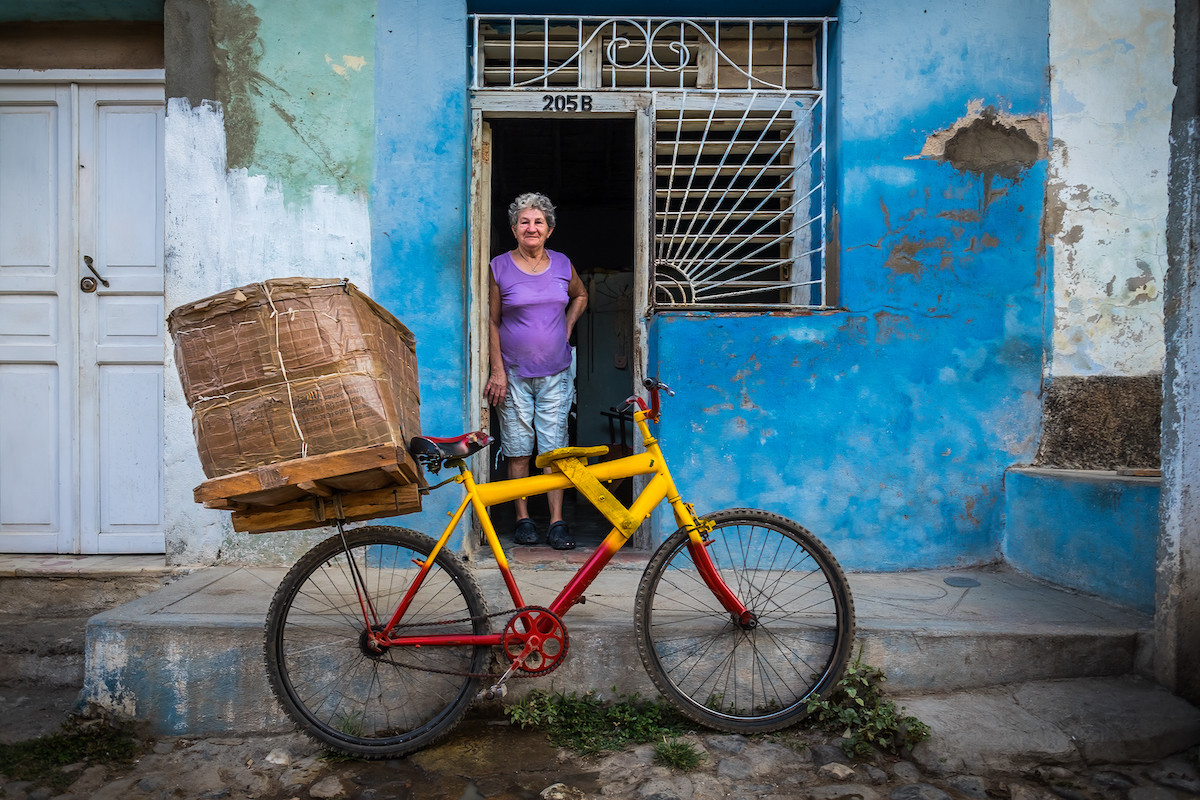 Michael Chinnici Vanishing Cuba - bread lady