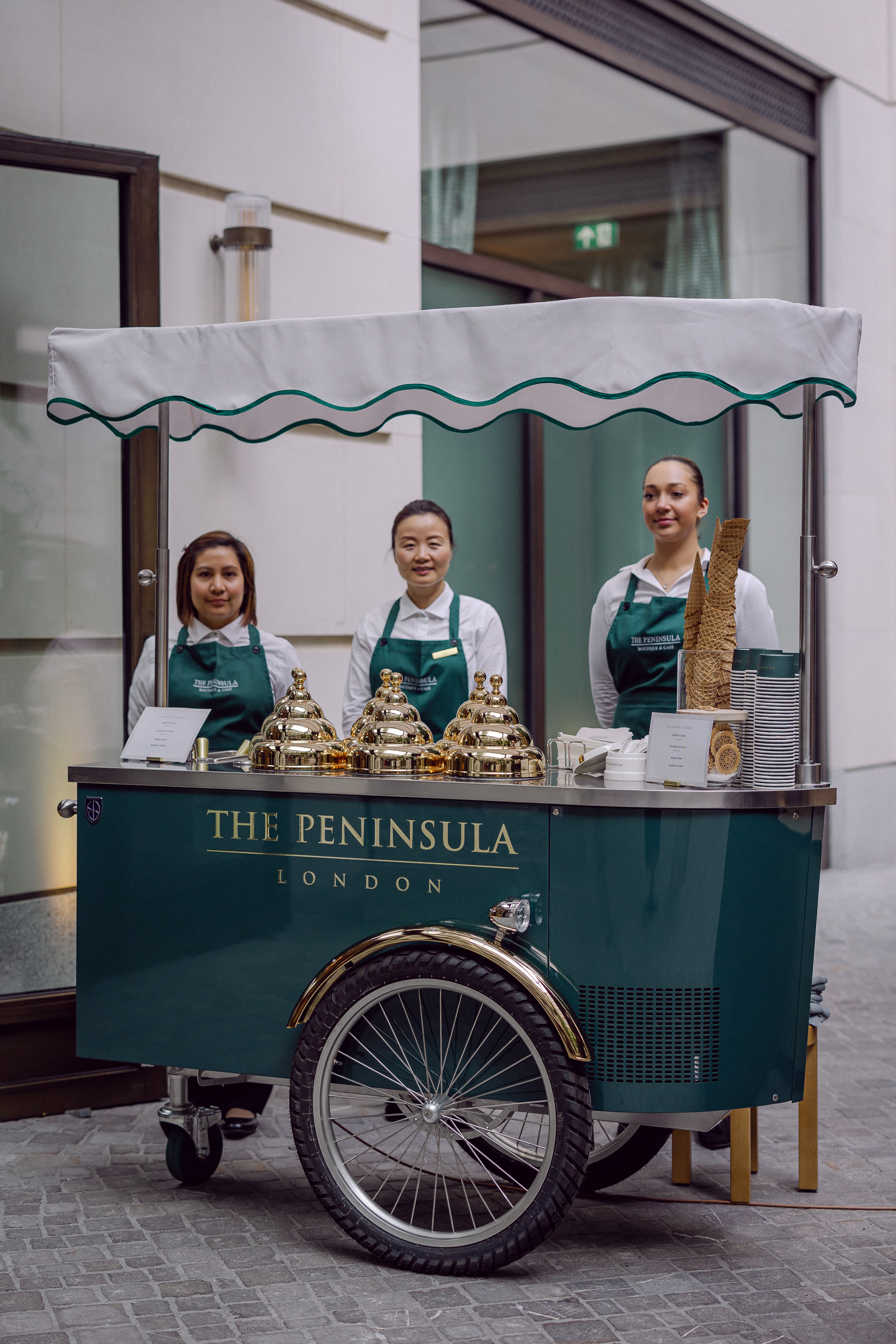 Grand Opening Peninsula London - ice cream cart