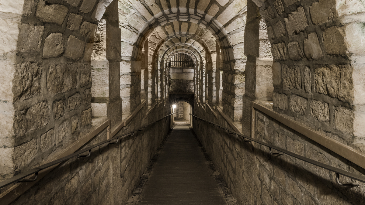 Insider Guide to Paris 2024 - catacombes