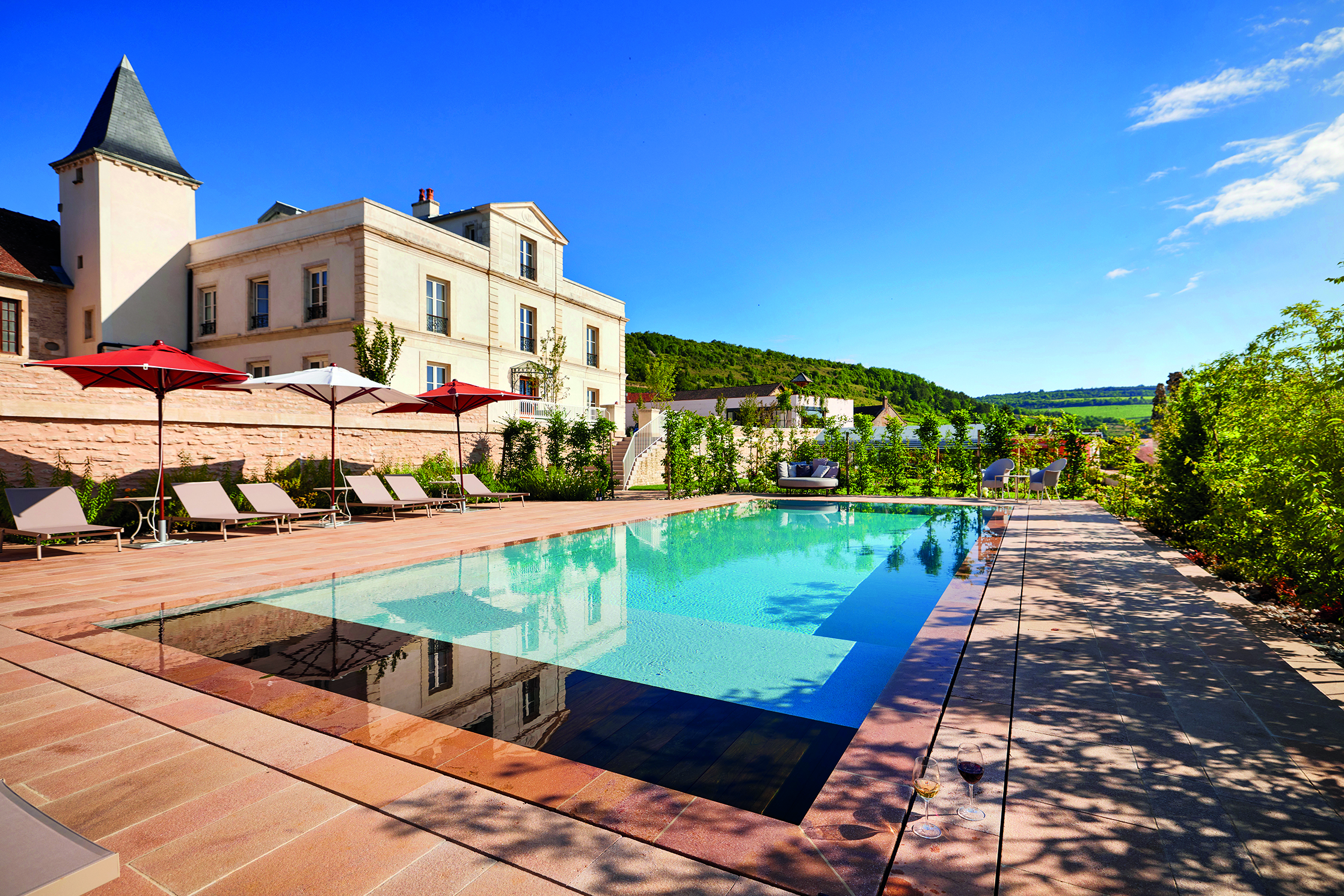 Burgundy Vineyards - Château de Saint-Aubin pool 