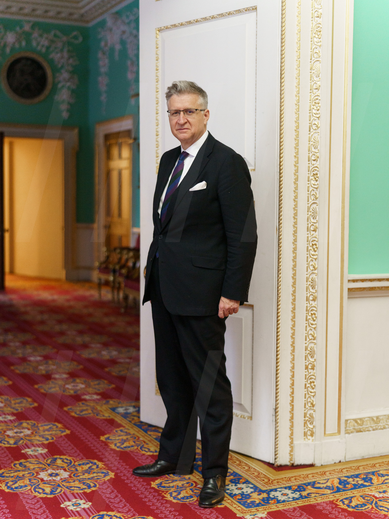 Alastair King Lord Mayor - mansion house door