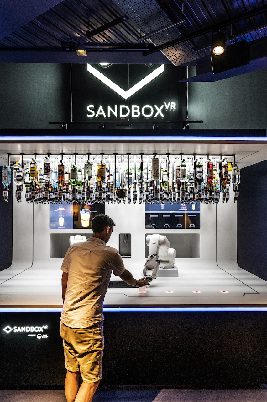 Alternative Valentine's Day London Experiences - Sandbox Robot bartender