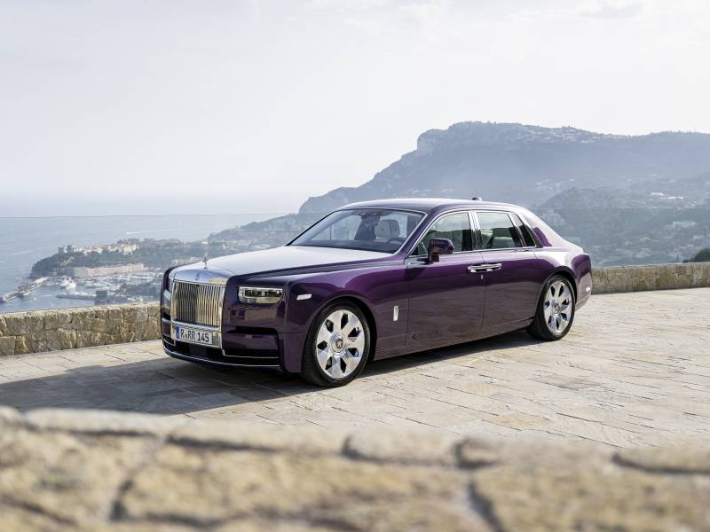 Car Review 2022 RollsRoyce Black Badge Ghost  Driving