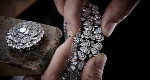 Sparkling ingenuity the allure of flexible jewellery Jewellery